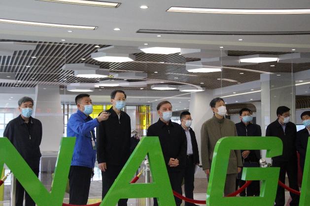 全国人大常委会副委员长艾力更・依明巴海到Ebpay钱包通州项目开展科普法执法检查